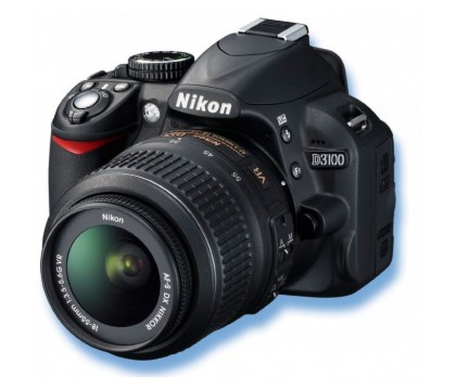 نيكون (D3100) كاميرا رقمية محترفة بعدستين مقاس 18-55 ملليمتر و 55-200 ملليمتر + حقيبة + كارت ذاكرة بمساحة 8 جيجابايت