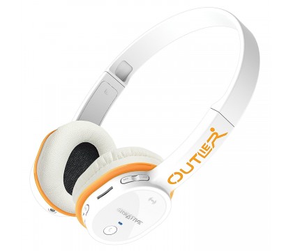 كرييتيف (Outlier) سماعة رأس بلوتوث مدمج بها مشغل MP3 و ذات لون أبيض